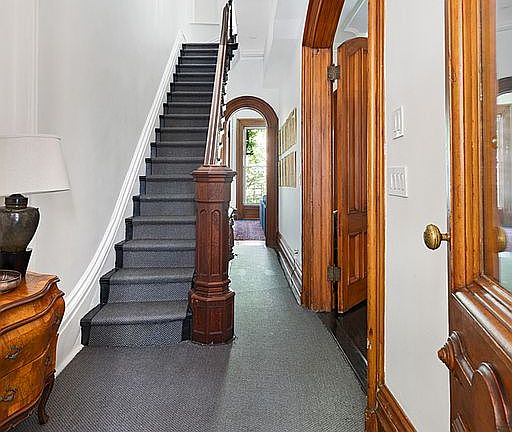 Parlor floor hallway 