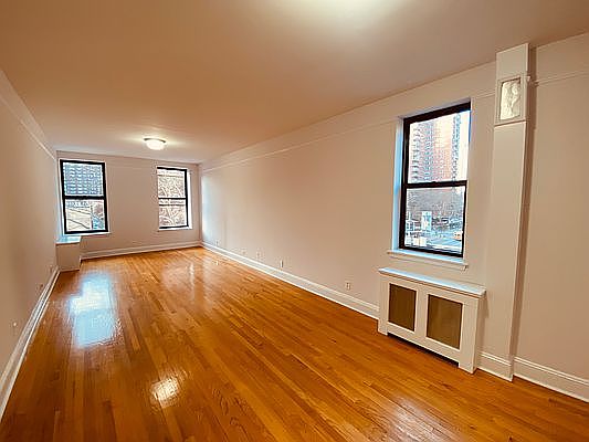 1st image of 330 8th Ave APT 4E