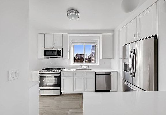 4th image of 254 E 68th St APT 16A