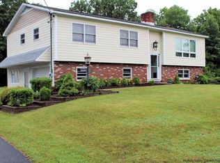 35 Decter Dr, Kerhonkson, NY 12446