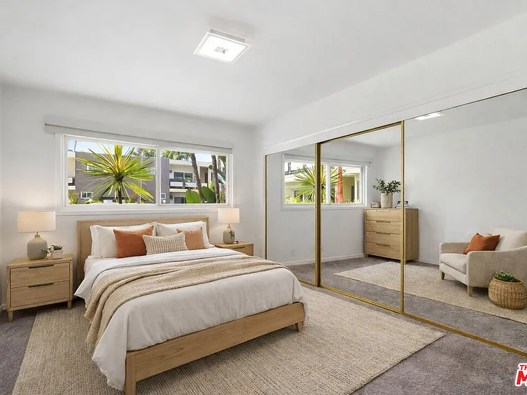 1233 N Laurel Ave #109 — Photo 4
