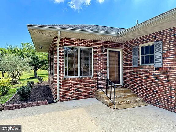 5th image of 6225 Nicole Dr