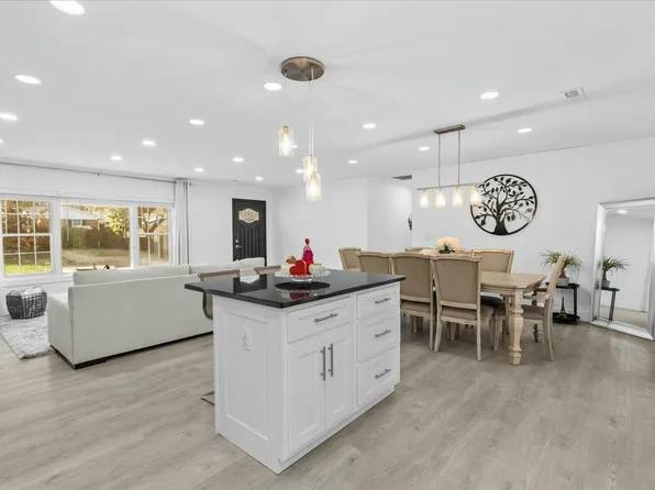 302 Davidson Dr, Dalton, GA 30720