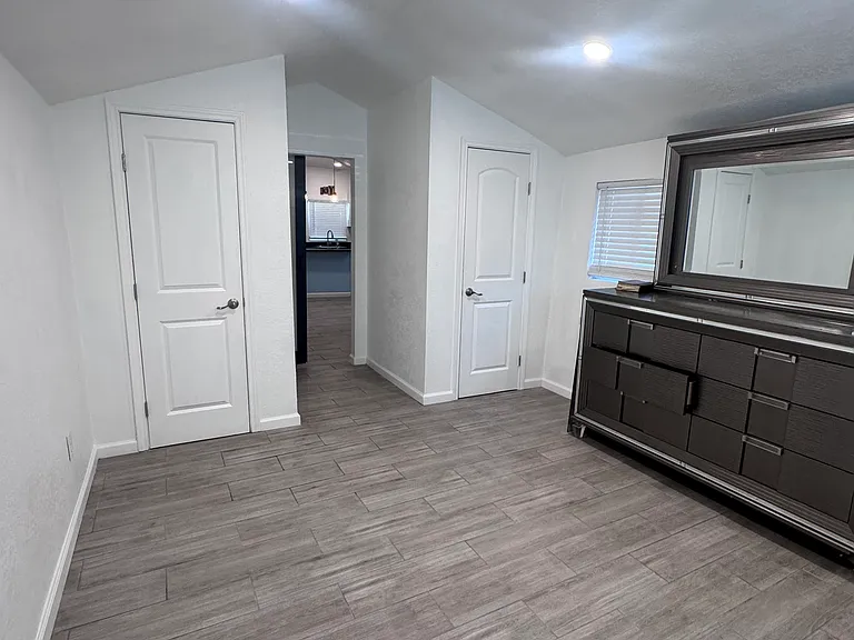 127 Virginia Ave #2 — Photo 4