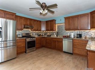 46 Ostend Rd, Island Park, NY 11558