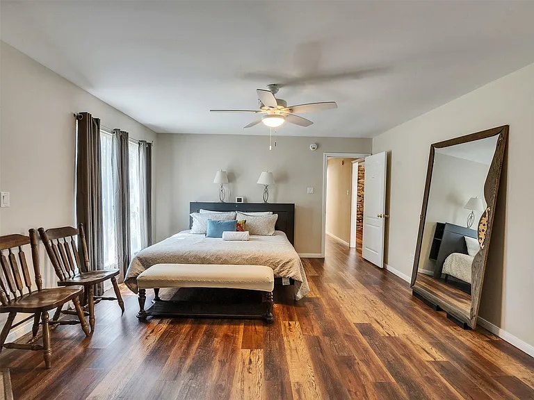 8402 Matthews Ln — Photo 41