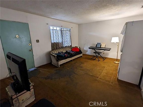 2nd image of 4934 N Mangrove Ave