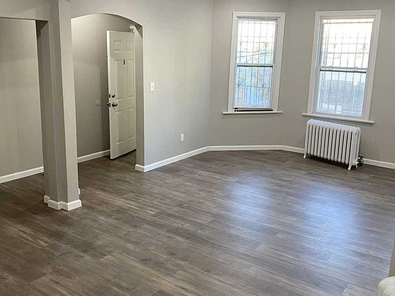 3rd image of 241 Jewett Ave