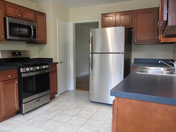 4th image of 2506 Gladstone Cir Unit 101