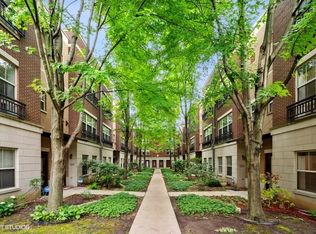 1231 W Arthington St, Chicago, IL 60607