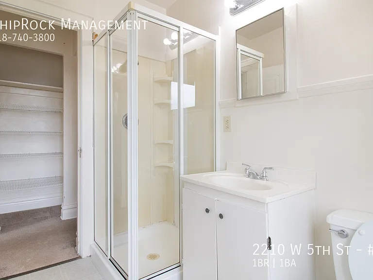 2210 W 5th St #3 — Photo 9
