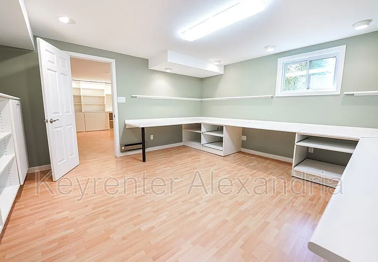 906 Neal Dr — Photo 44