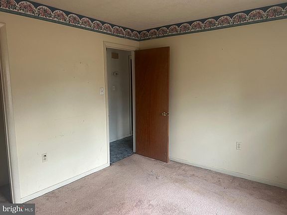 2nd image of 37676 Beverly Dr