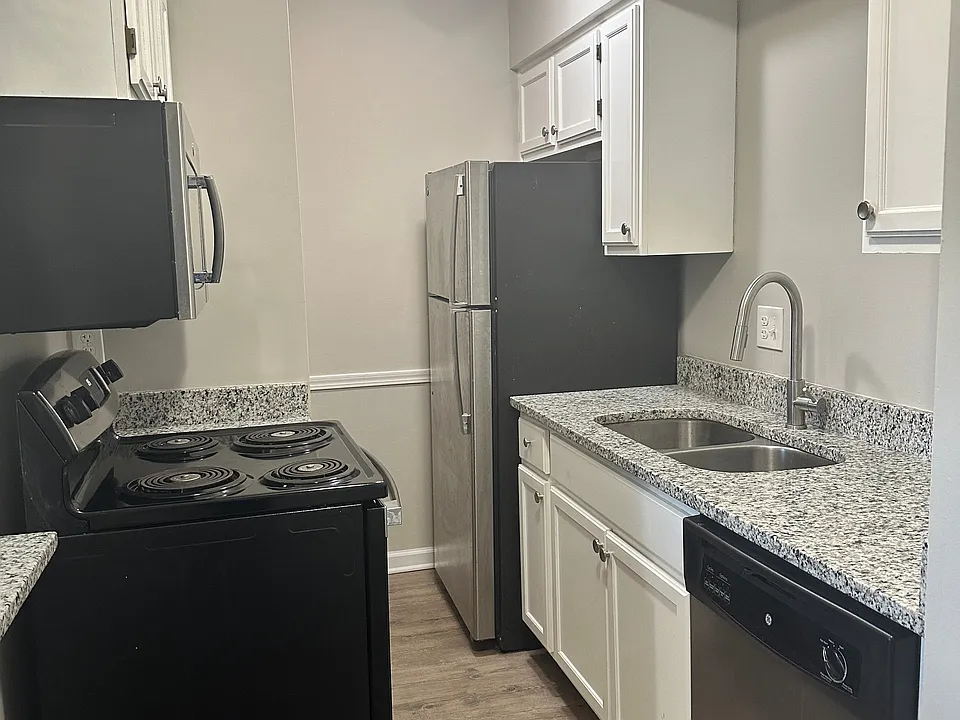 Midland Court Apartments