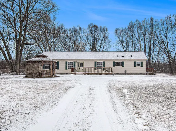 1914 Harrison Ave, Cheboygan, MI 49721