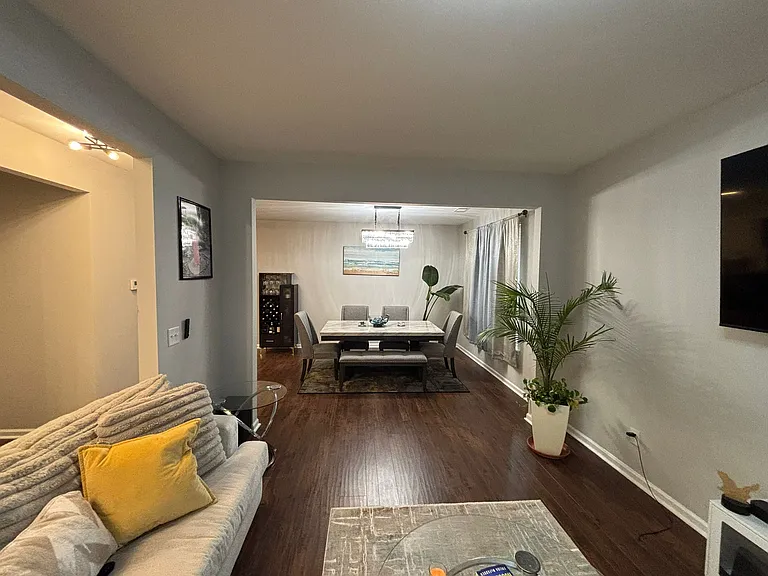518 Tulip Ln — Photo 12