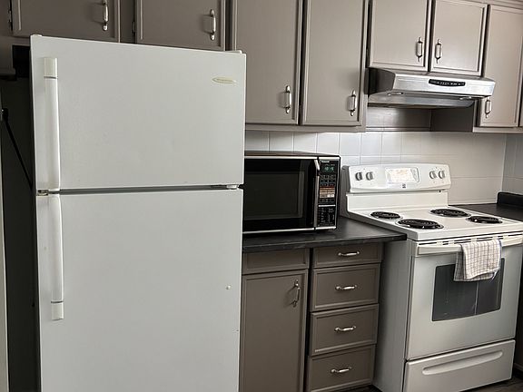 2nd image of 41 Deerhurst Ave