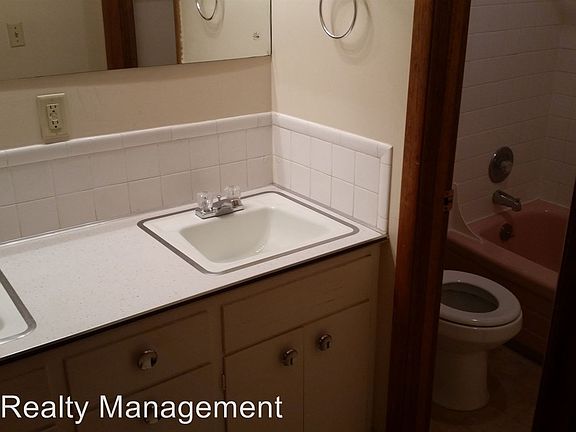 3rd image of 612 S Lincoln St APT 303