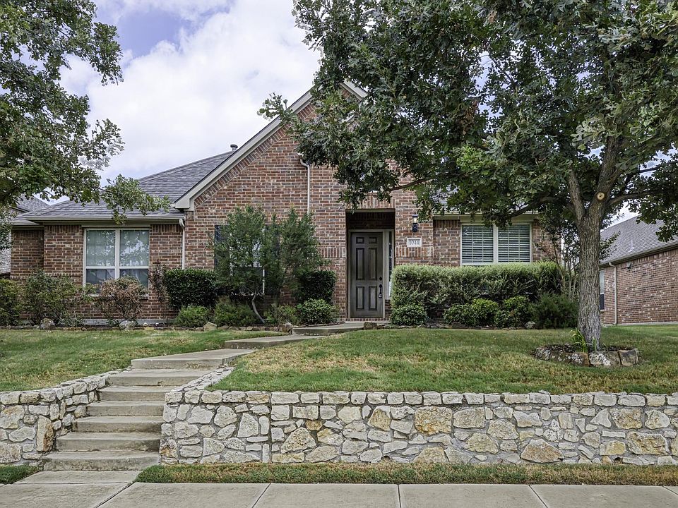 1044 Balmorhea