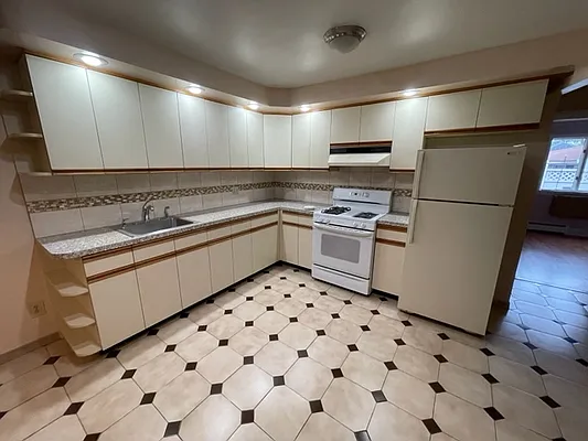 Rented by Capri Jet Realty Corp | media 3