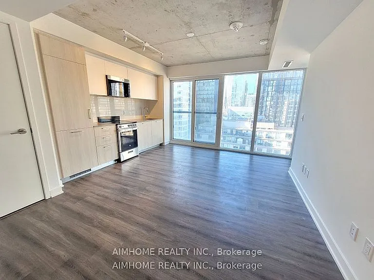 65 Mutual St #1405 — Photo 2