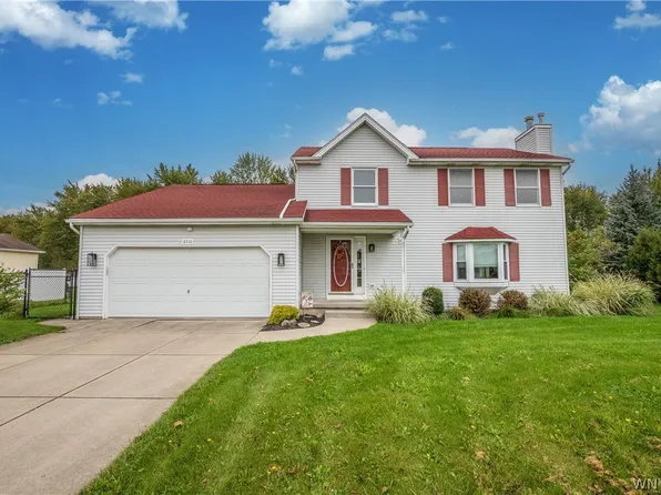 6510 Emily Ln, Lockport, NY 14094