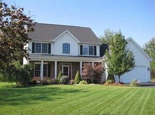5490 Hartford Dr, Lockport, NY 14094