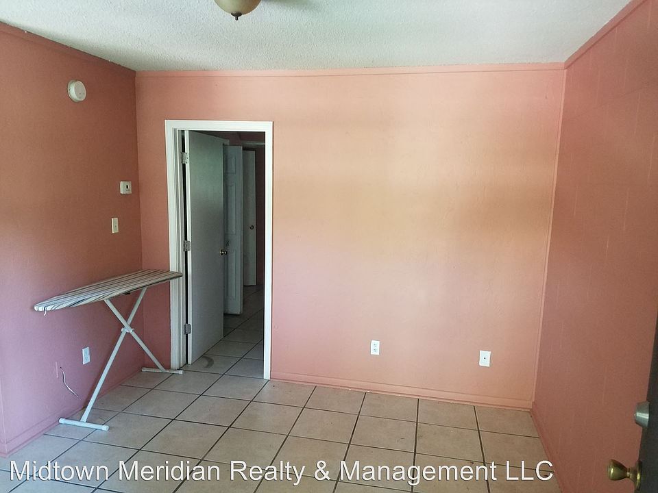 1st image of 517 Yaeger St APT 7