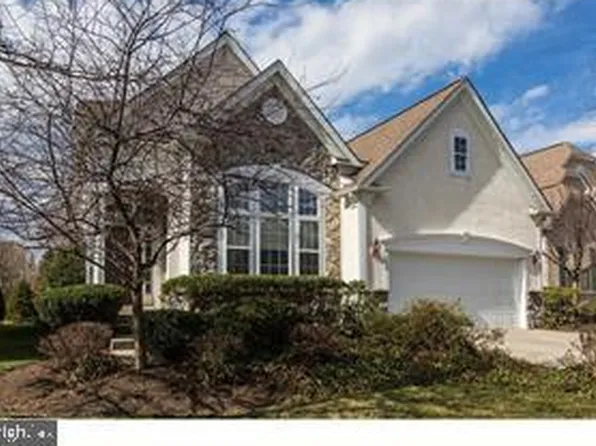 15 McConkey Dr, Washington Crossing, PA 18977