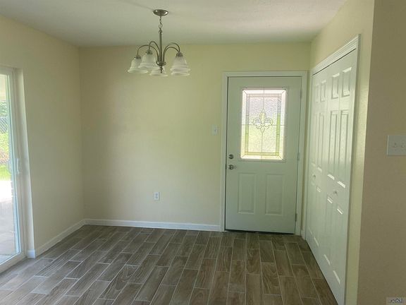 4th image of 419 Linda Ann Ave