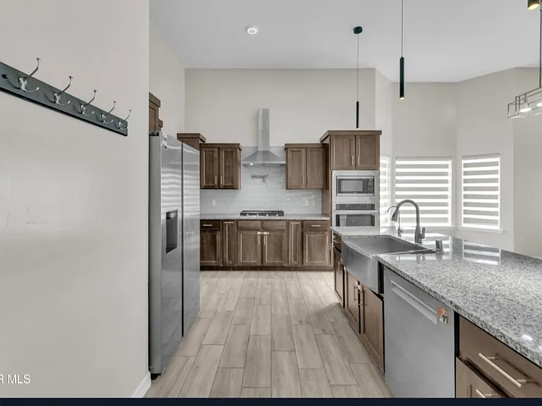 13729 Lago Vista Ave — Photo 29