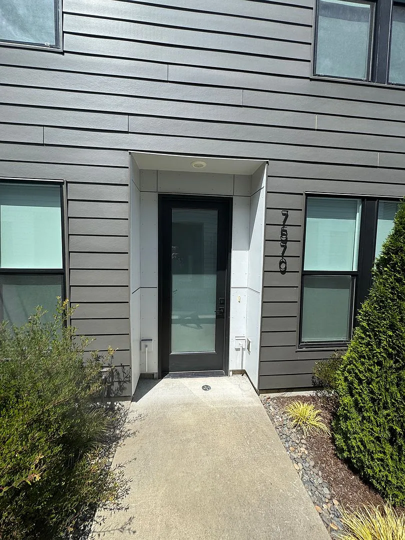 Emerald Townhomes — Photo 1