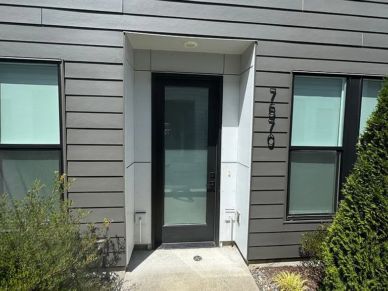 Emerald Townhomes — Photo 1