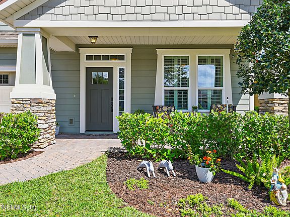 2nd image of 109 ASPEN LEAF Drive