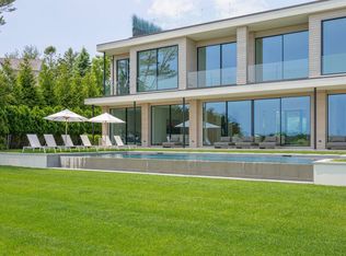 199 Georgian Ln, Water Mill, NY 11976