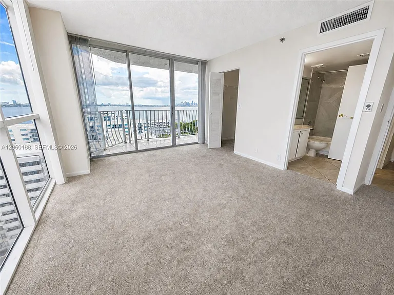 7601 E Treasure Dr #1807 — Photo 8