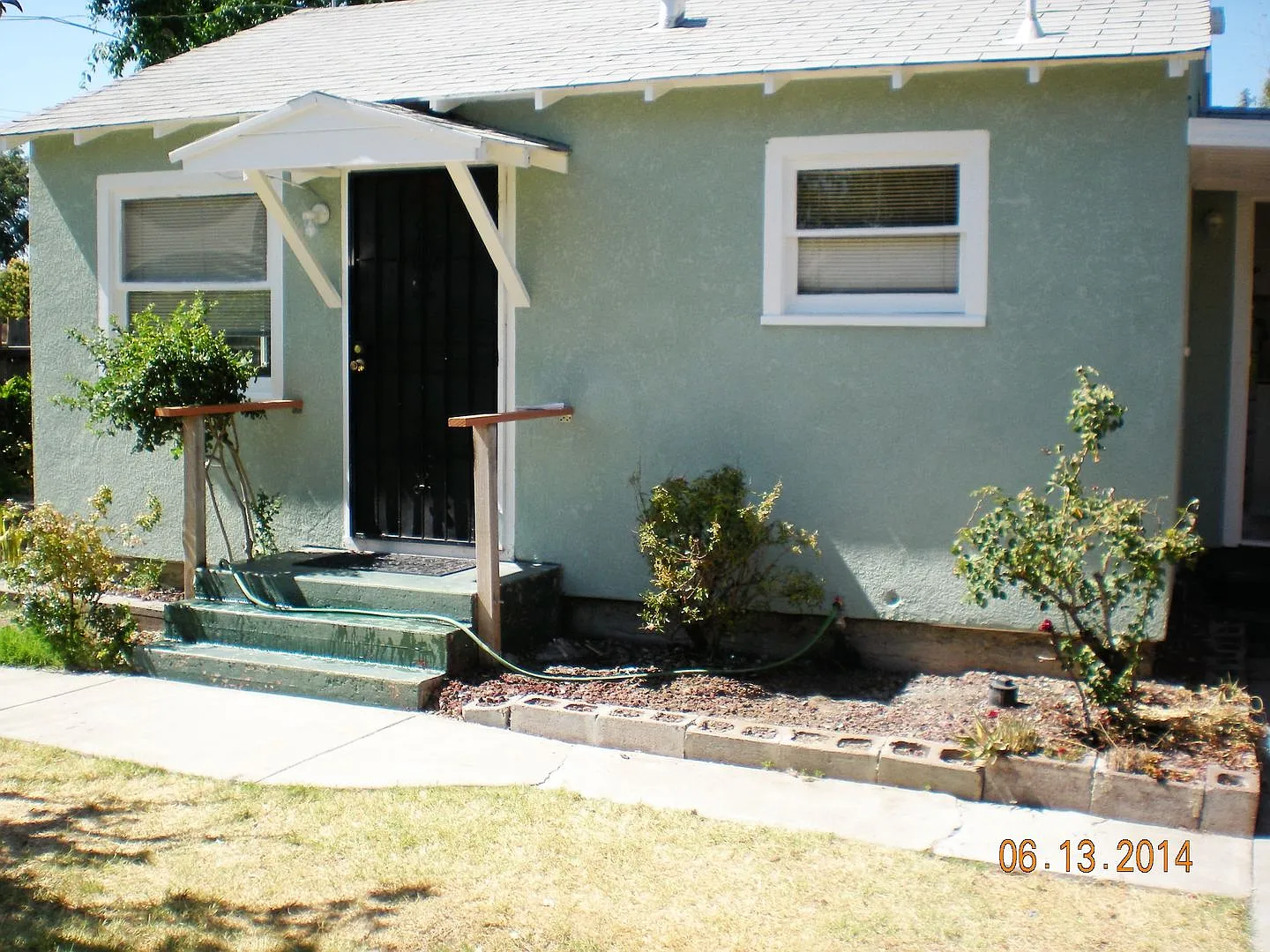 Cozy 1BR 1BA Cottage! Private Gated Entrance! Gardener Included! Pets Ok! — Photo 1
