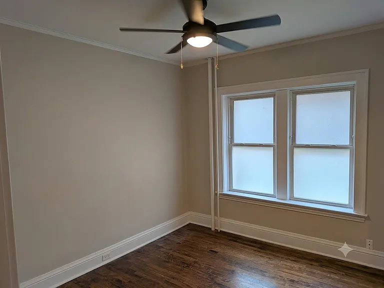2300 Girard Ave S #102 — Photo 3
