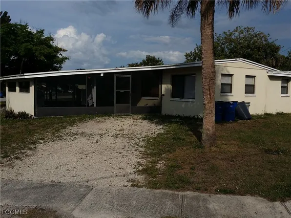 950 Lakeview Dr, North Fort Myers, FL 33903