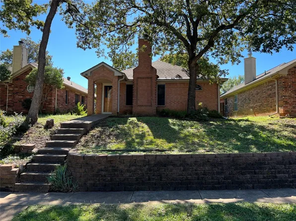 428 E Ash Ln, Euless, TX 76039