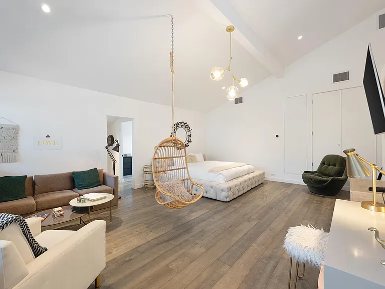 You can expect clean and spacious bedrooms with many elegant touches and ample space.