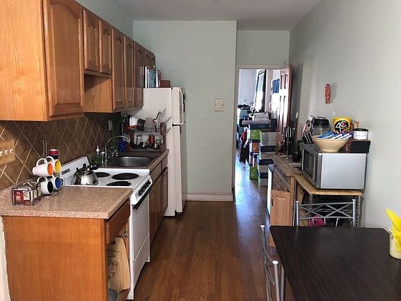 3rd image of 206 Lefferts Pl APT 2