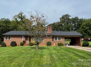 120 Crest St, Mount Holly, NC 28120