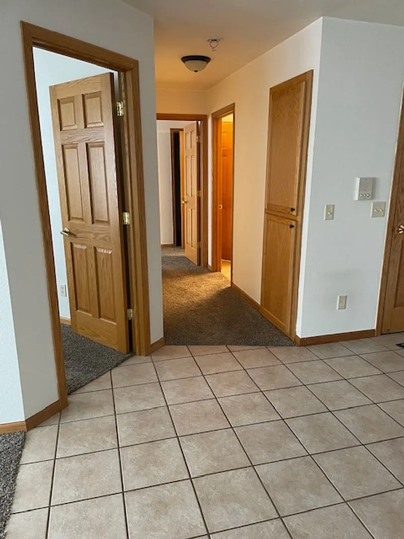 2500 Hillcrest Drive - PPM — Photo 2