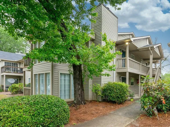 1318 Brockett Pl, Clarkston, GA 30021