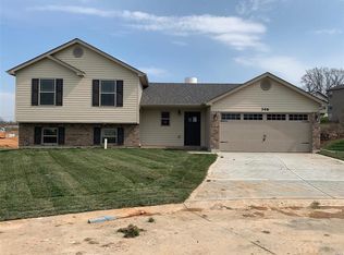 346 Touchdown Dr, Foristell, MO 63348