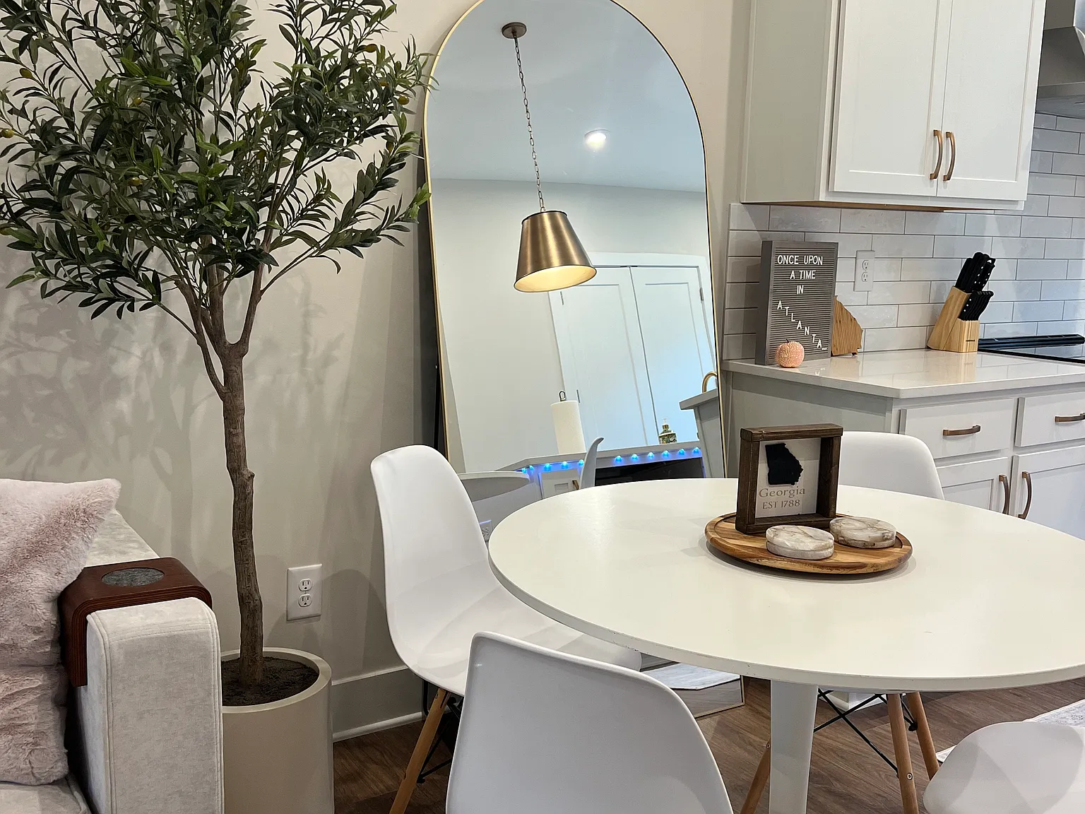 2 bed, 1268 sqft, $3,200 — Photo 2