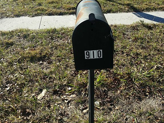 2nd image of 910 Gaines Way Dr