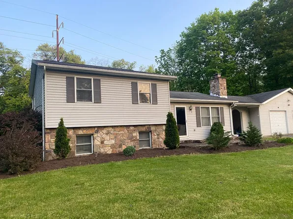 1878 Youngdale Rd, Lock Haven, PA 17745