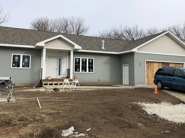 1508 Logan Dr, Clear Lake, IA 50428